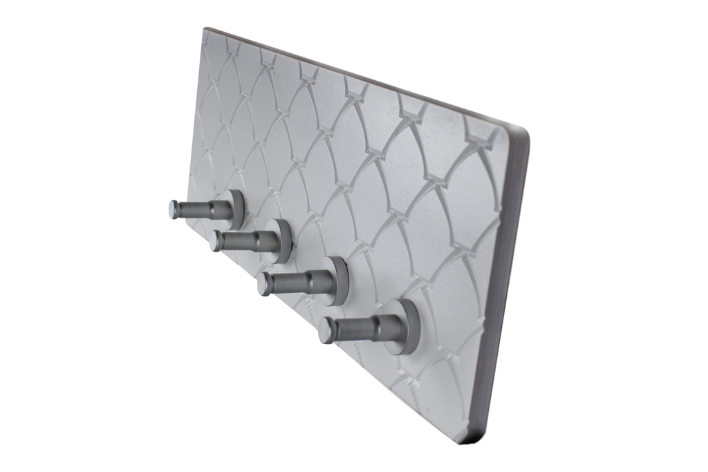 Planche murale avec crochets